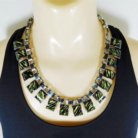7/2396 Unmarked Yellow Zebra Print Mid Century Modern Fashion 19  Necklace - Picture 3 of 4